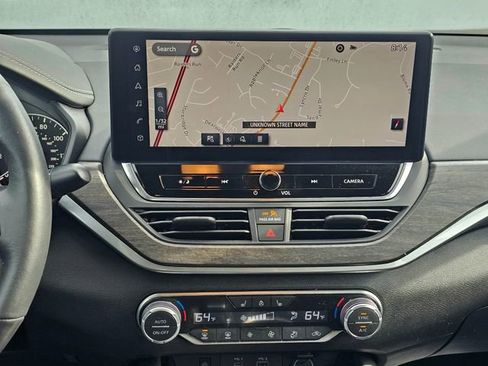 Used 2024 Nissan Altima 2.5 SL FWD image 37