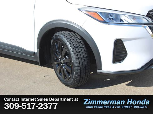 Used 2022 Nissan Kicks S image 20