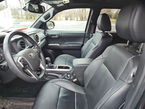 Used 2023 Toyota Tacoma Limited image 19