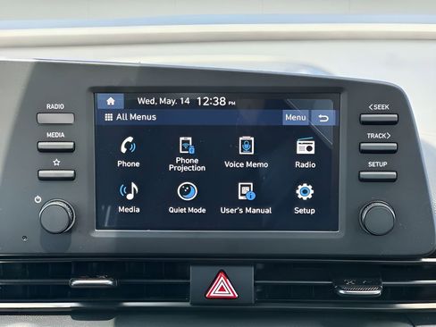 Used 2025 Hyundai Elantra Sport image 14