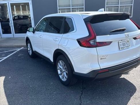 Used 2025 Honda CR-V EX image 6