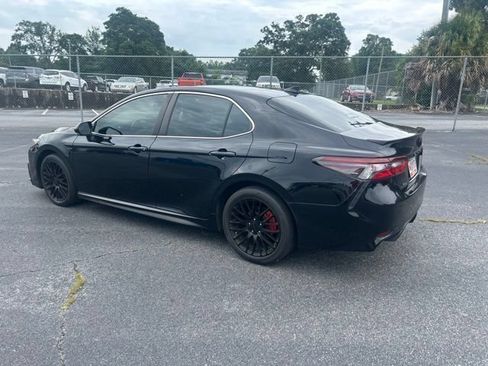 Used 2023 Toyota Camry SE FWD image 3