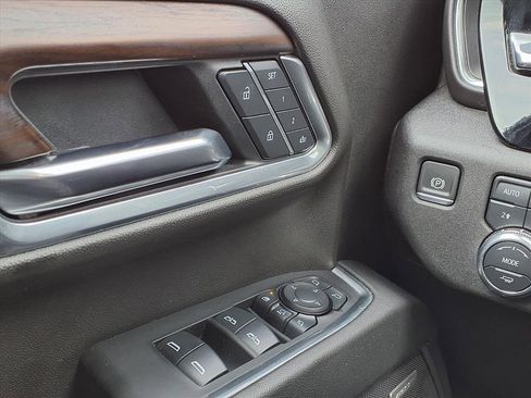 Used 2025 GMC Sierra 2500 SLT w/ SLT Convenience Package image 39