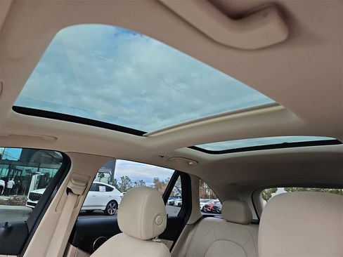 Used 2021 Mercedes-Benz GLC 300 4MATIC image 28