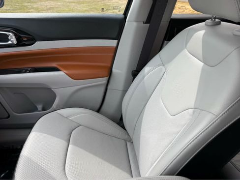 Used 2022 Jeep Compass Limited w/ Elite Group AWD/4WD image 24