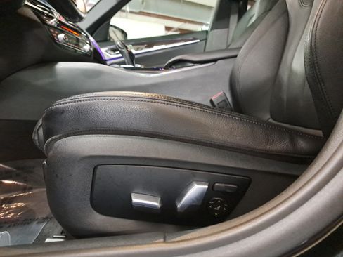 Used 2018 BMW 530i xDrive AWD/4WD image 30