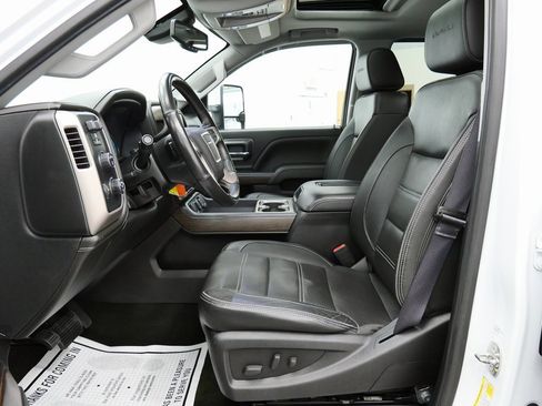 Used 2017 GMC Sierra 2500 Denali w/ Duramax Plus Package image 12