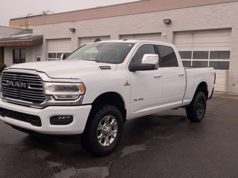 Used 2024 RAM 2500 Laramie AWD/4WD image 5