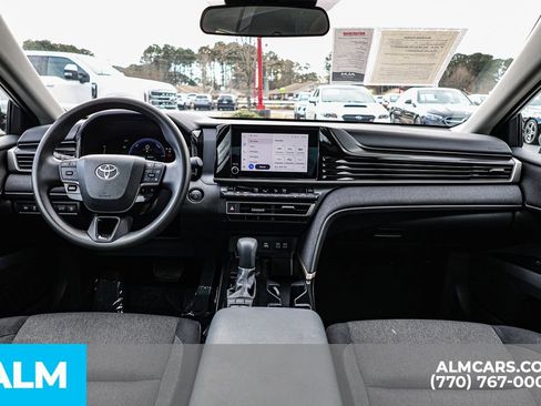 Used 2025 Toyota Camry LE image 29