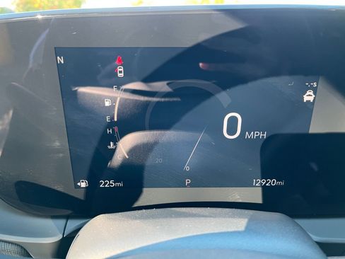 Used 2025 Buick Envista Sport Touring image 38