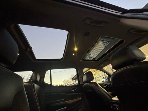 Used 2018 GMC Acadia Denali image 33