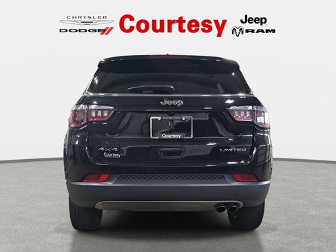 Certified 2022 Jeep Compass Limited image 4
