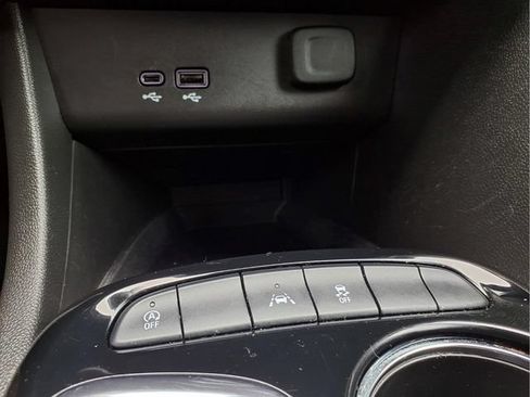 Used 2025 Buick Encore GX Preferred FWD image 26