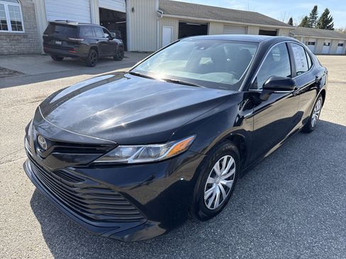 Used 2020 Toyota Camry LE w/ Fleet Convenience Package image 10