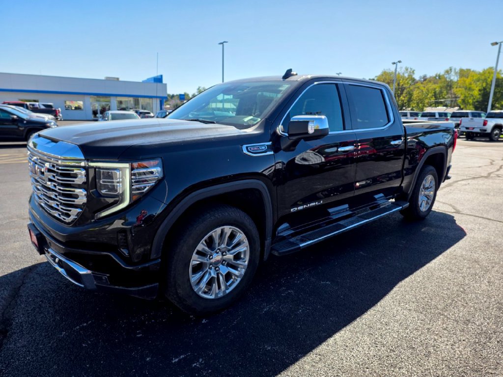 Used 2025 GMC Sierra 1500 Denali AWD/4WD image 4