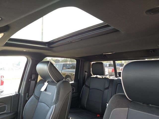 Used 2025 RAM 2500 Laramie AWD/4WD image 17