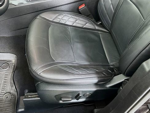 Used 2019 Ford Explorer Platinum AWD/4WD image 27