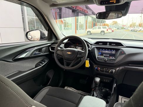 Used 2021 Chevrolet TrailBlazer LS image 29