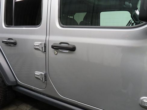 Used 2020 Jeep Wrangler Unlimited Willys image 28