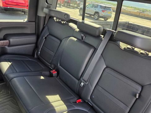 Used 2023 GMC Sierra 2500 Denali AWD/4WD image 17