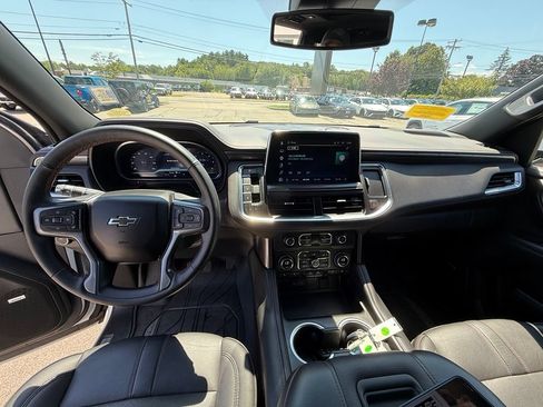Used 2024 Chevrolet Suburban RST w/ Luxury Package AWD/4WD image 13