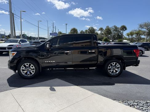 Used 2023 Nissan Titan SV w/ SV Convenience Package AWD/4WD image 6