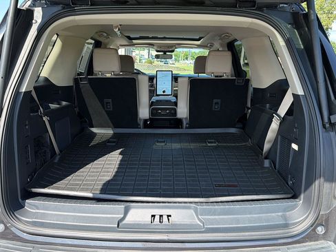 Used 2024 Ford Expedition Limited RWD image 36