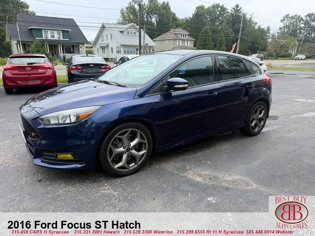 Used 2016 Ford Focus ST FWD image 4