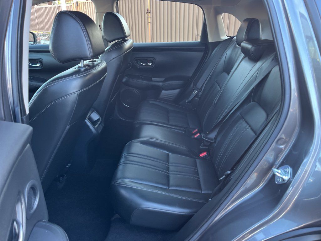 Used 2024 Honda HR-V EX-L image 14