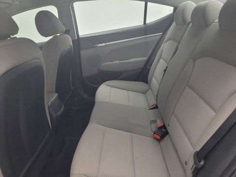 Used 2020 Hyundai Elantra SE image 18