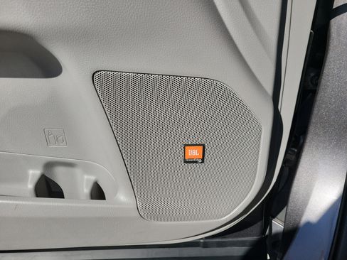 Used 2014 Toyota Highlander Limited image 18