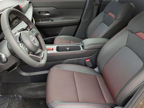 New 2026 Nissan Kicks SR w/ Cold Weather Package image 11