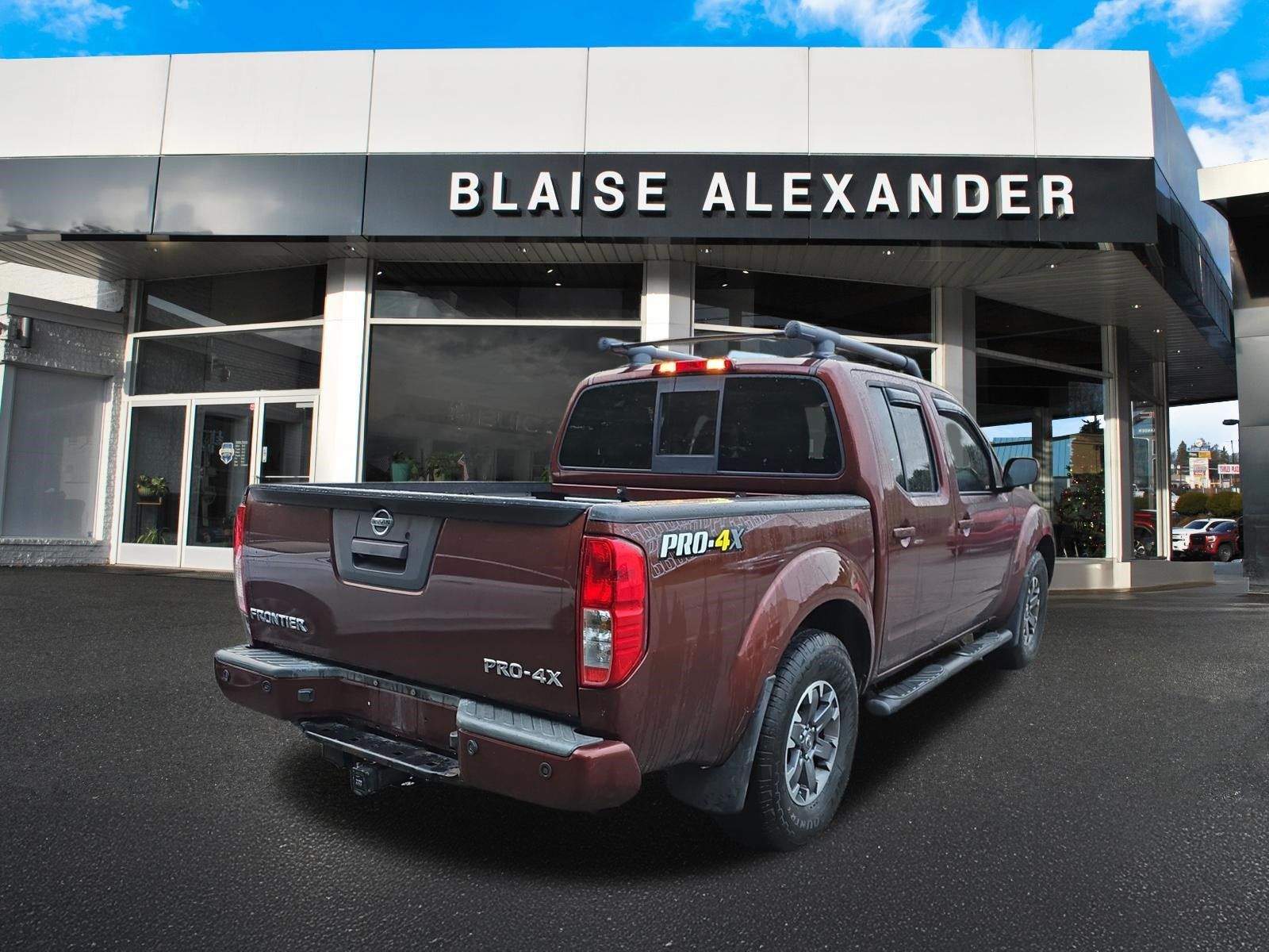 Used 2016 Nissan Frontier PRO-4X w/ Pro-4x Luxury Package AWD/4WD image 3
