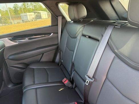 Certified 2025 Cadillac XT5 Premium Luxury image 5