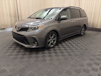 Used 2018 Toyota Sienna SE