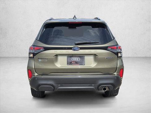 Used 2025 Subaru Forester Touring w/ Popular Package - Touring image 6