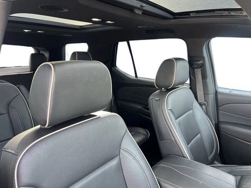 Used 2022 Chevrolet Traverse Premier image 27