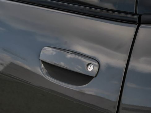 Used 2018 Dodge Challenger R/T image 36