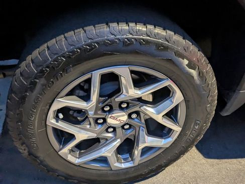 Used 2023 GMC Sierra 1500 SLT w/ SLT Premium Package image 8