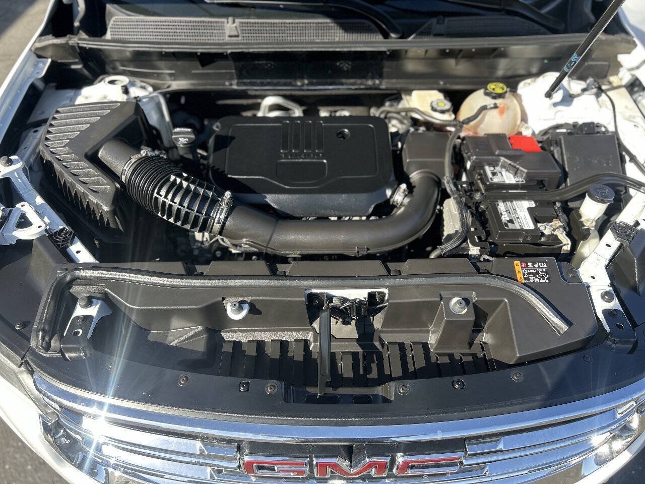 Used 2023 GMC Acadia SLT FWD image 20