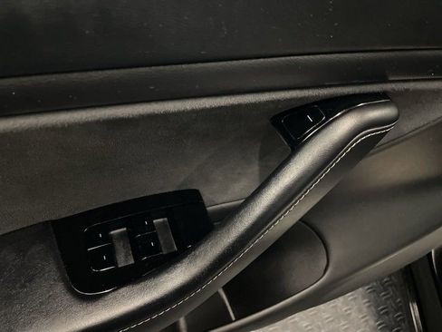 Used 2018 Tesla Model 3 Mid Range image 16