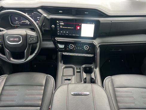 Used 2024 GMC Sierra 2500 AT4X image 10