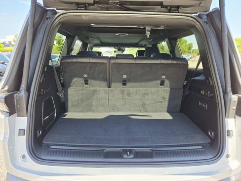 New 2026 Jeep Grand Wagoneer Limited AWD/4WD image 16