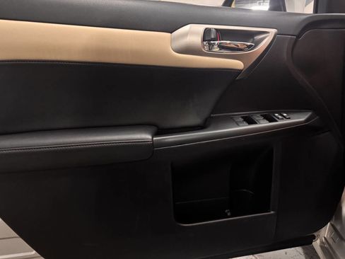 Used 2015 Lexus CT 200h image 23