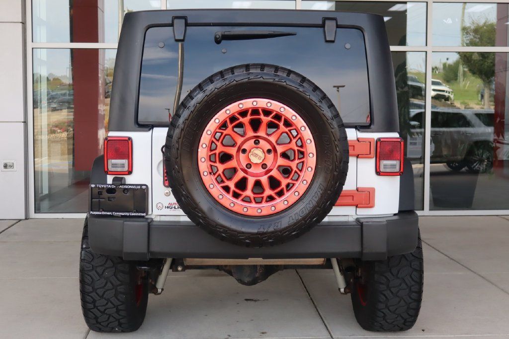Used 2015 Jeep Wrangler Unlimited Sport w/ Connectivity Group AWD/4WD image 7