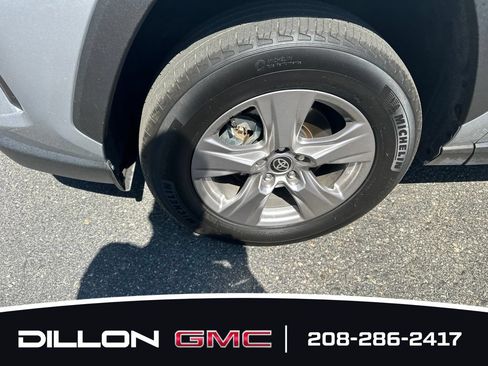 Used 2025 Toyota RAV4 XLE AWD/4WD image 15