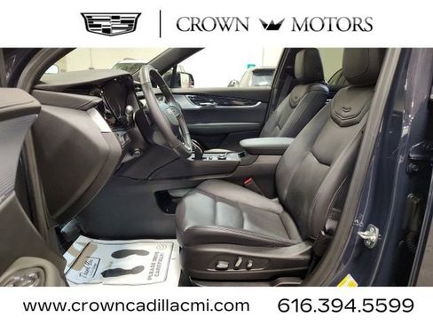 Certified 2025 Cadillac XT6 Premium Luxury image 11