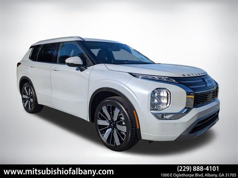 New 2026 Mitsubishi Outlander SEL image 1