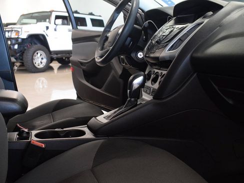 Used 2013 Ford Focus SE FWD image 24