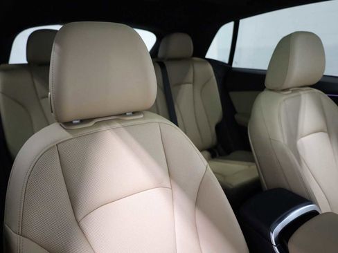 Used 2022 Audi Q8 Prestige w/ Prestige Package image 21